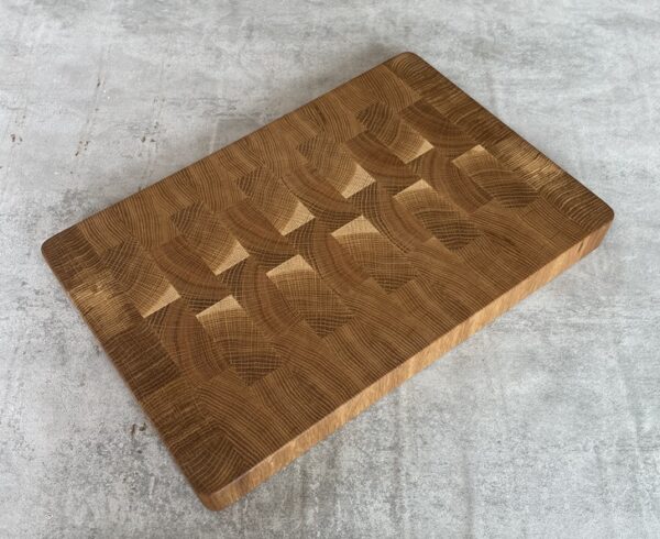 Oak End Grain Chopping Board - Image 4