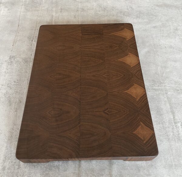 Walnut End Grain Chopping Board - Image 3