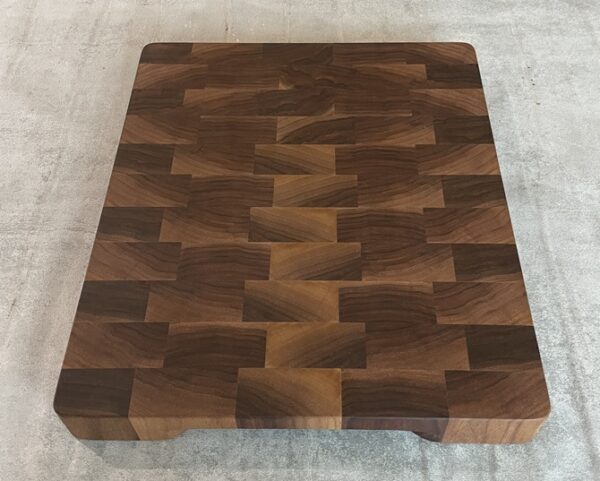 Walnut End Grain Chopping Board - Image 4