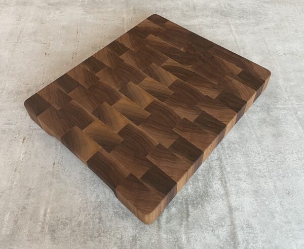 Walnut End Grain Chopping Board - Image 5