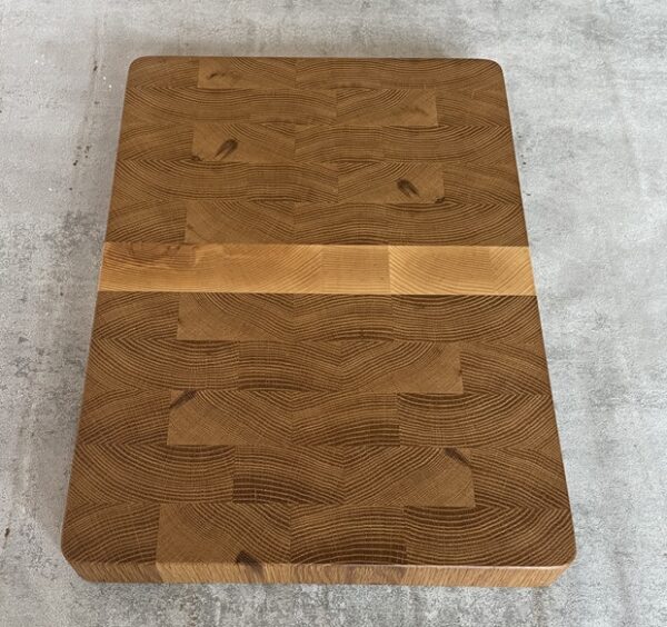 Oak and Maple End Grain Chopping Board - Image 3
