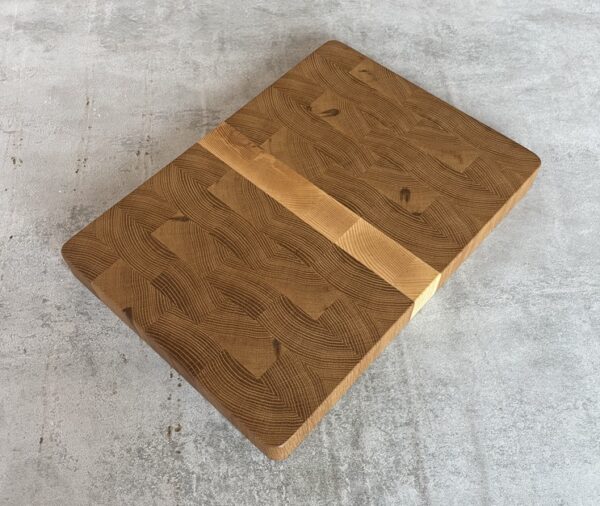 Oak and Maple End Grain Chopping Board - Image 4