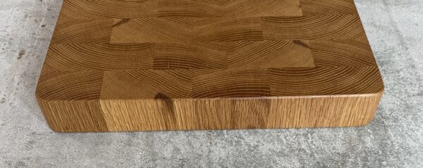 Oak and Maple End Grain Chopping Board - Image 5
