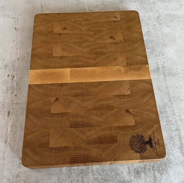 Oak and Maple End Grain Chopping Board - Image 8